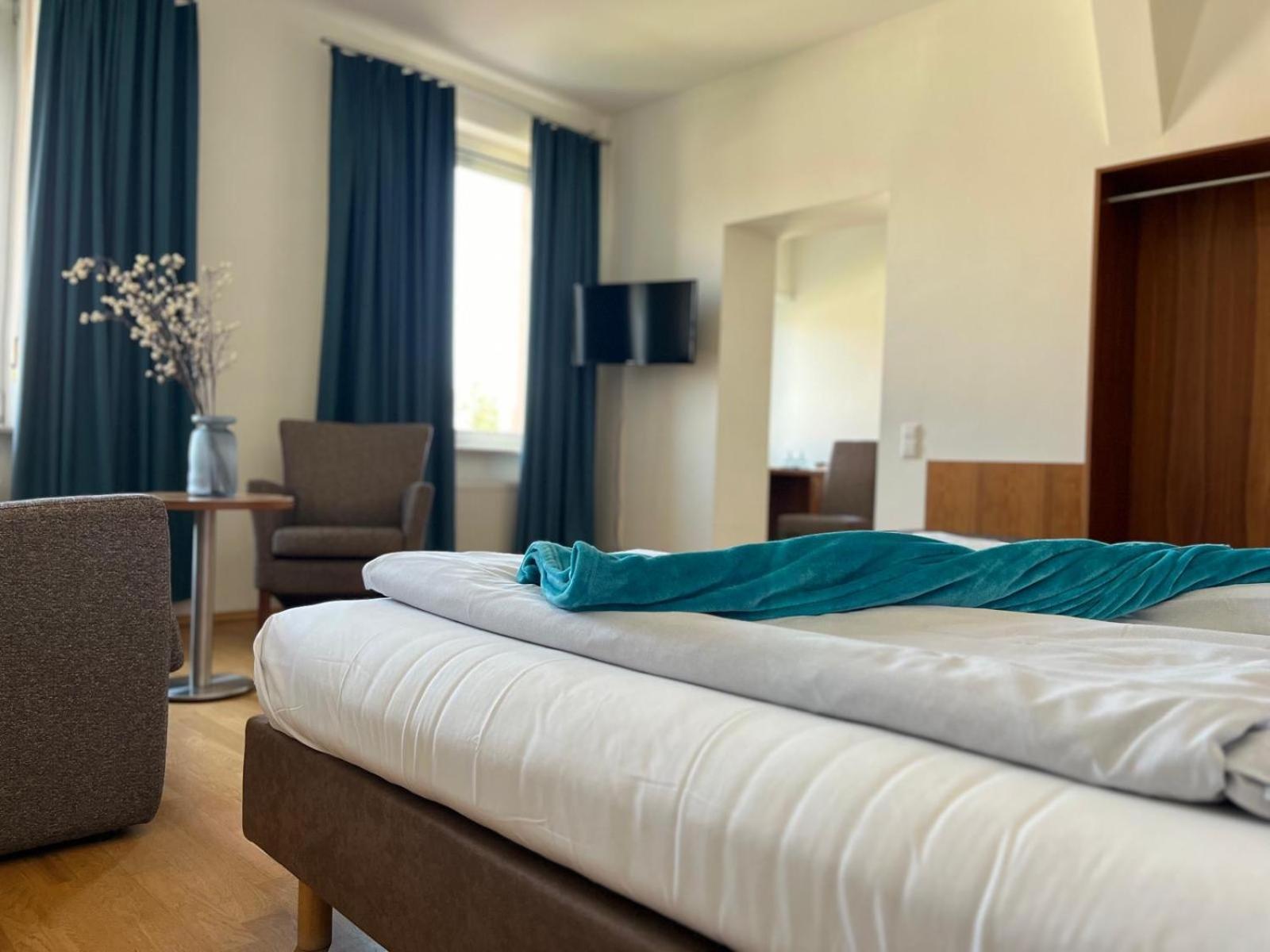 Landgasthof Zur Sonne I Hotel & Restaurant Neuburg am Rhein Eksteriør billede