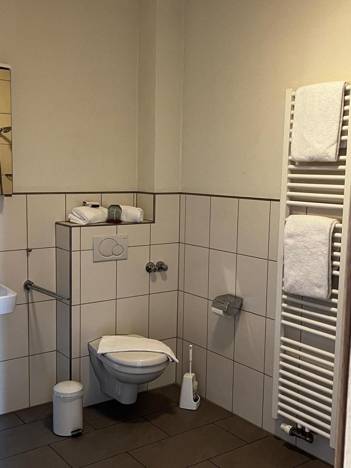 Landgasthof Zur Sonne I Hotel & Restaurant Neuburg am Rhein Eksteriør billede