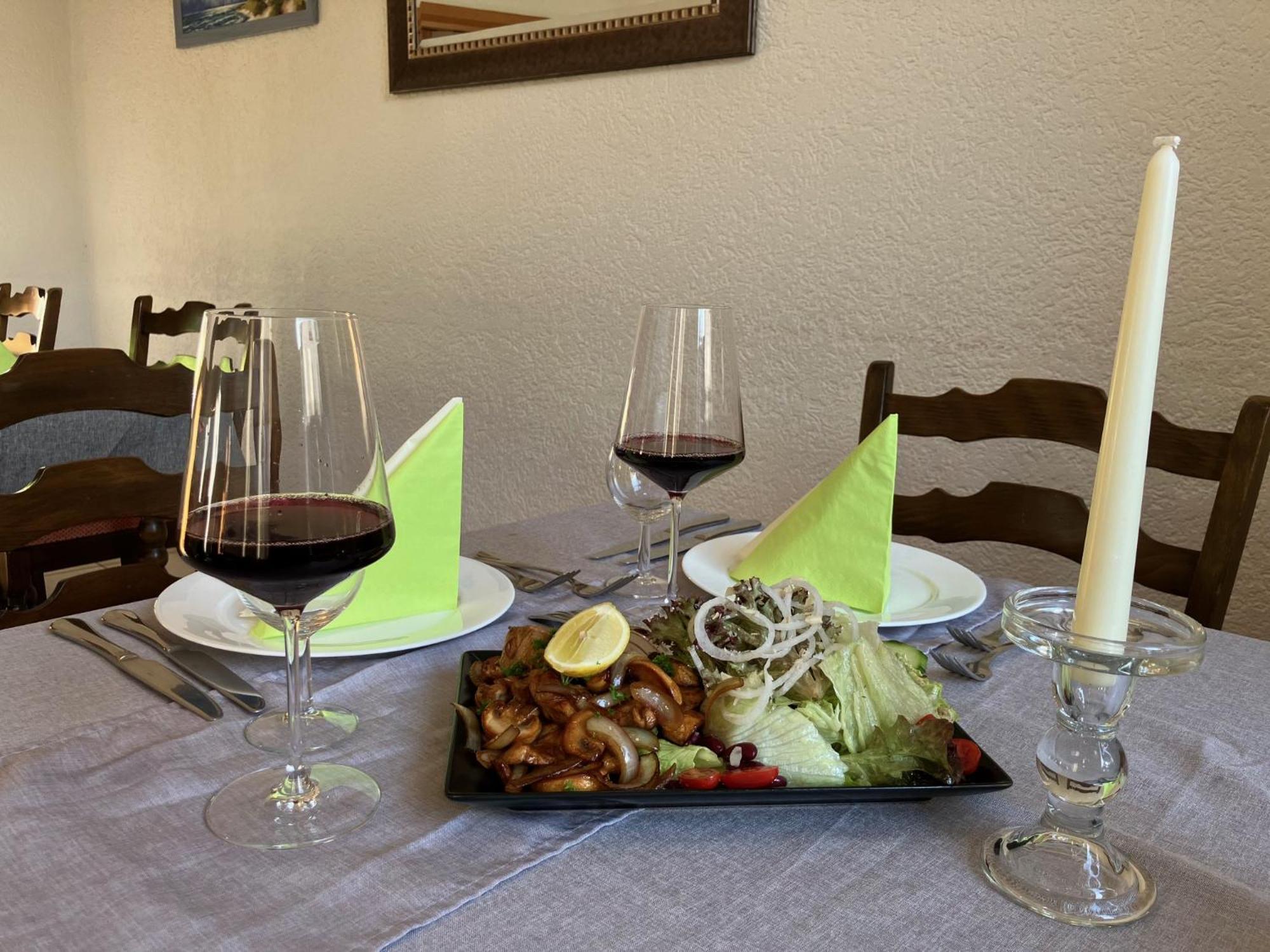Landgasthof Zur Sonne I Hotel & Restaurant Neuburg am Rhein Eksteriør billede